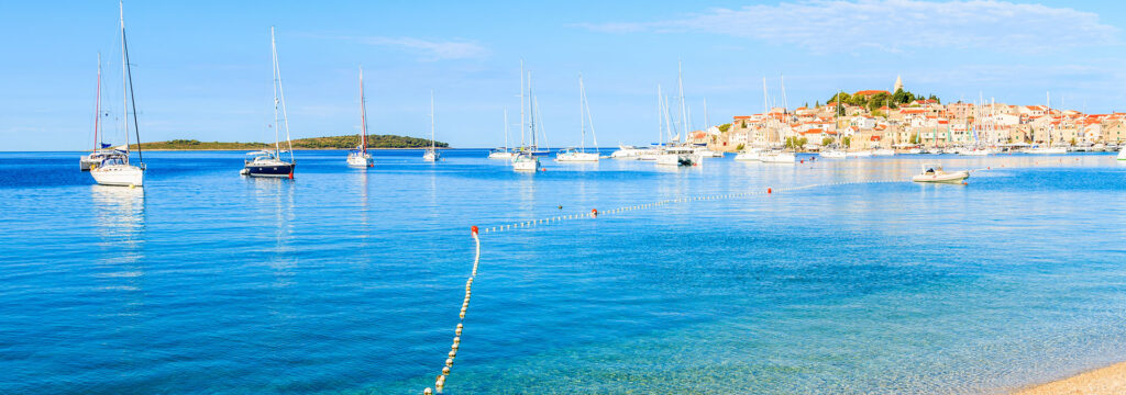 Crni molo beach