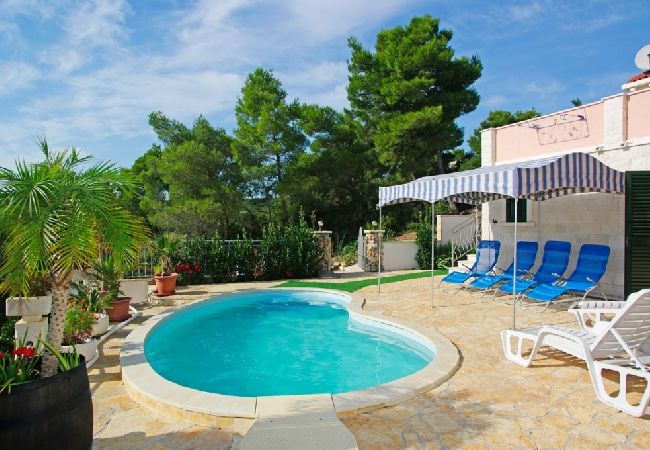 House in Vela Luka - Holiday Home in Tri Porte (Potirna) with Seaview, Terrace, Air condition, WIFI (39-1) House in Vela Luka - Holiday Home in Tri Porte (Potirna) with Seaview, Terrace, Air condition, WIFI (39-1)