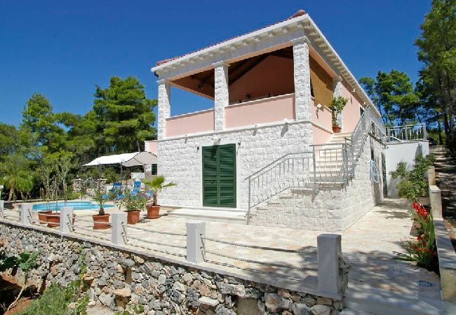 House in Vela Luka - Holiday Home in Tri Porte (Potirna) with Seaview, Terrace, Air condition, WIFI (39-1) House in Vela Luka - Holiday Home in Tri Porte (Potirna) with Seaview, Terrace, Air condition, WIFI (39-1)
