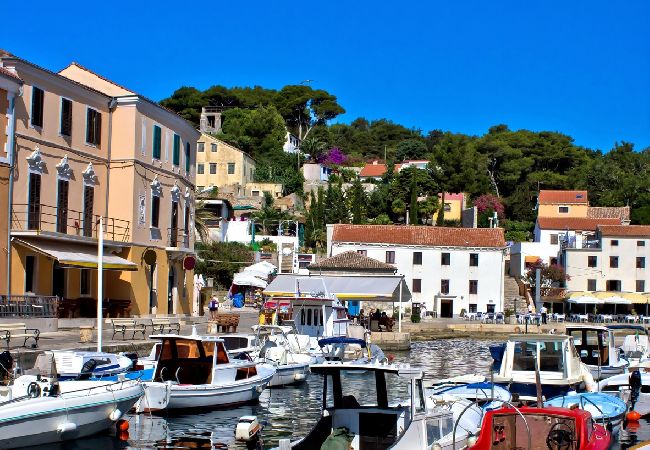 House in Veli Lošinj - Holiday Home in Veli Lošinj with Terrace, Air condition, WIFI, Washing machine (63-1) House in Veli Lošinj - Holiday Home in Veli Lošinj with Terrace, Air condition, WIFI, Washing machine (63-1)