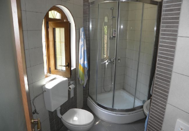 Apartment in Veli Lošinj - Apartment in Veli Lošinj with Terrace, Air condition, WIFI, Washing machine (63-2) Apartment in Veli Lošinj - Apartment in Veli Lošinj with Terrace, Air condition, WIFI, Washing machine (63-2)