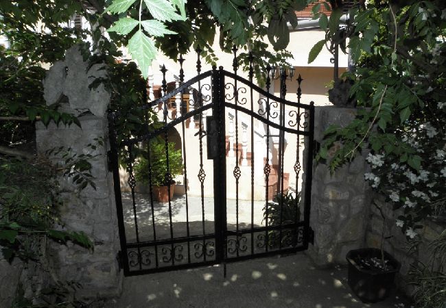 Apartment in Veli Lošinj - Apartment in Veli Lošinj with Terrace, Air condition, WIFI, Washing machine (63-2) Apartment in Veli Lošinj - Apartment in Veli Lošinj with Terrace, Air condition, WIFI, Washing machine (63-2)