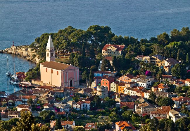 Apartment in Veli Lošinj - Apartment in Veli Lošinj with Terrace, Air condition, WIFI, Washing machine (63-2) Apartment in Veli Lošinj - Apartment in Veli Lošinj with Terrace, Air condition, WIFI, Washing machine (63-2)