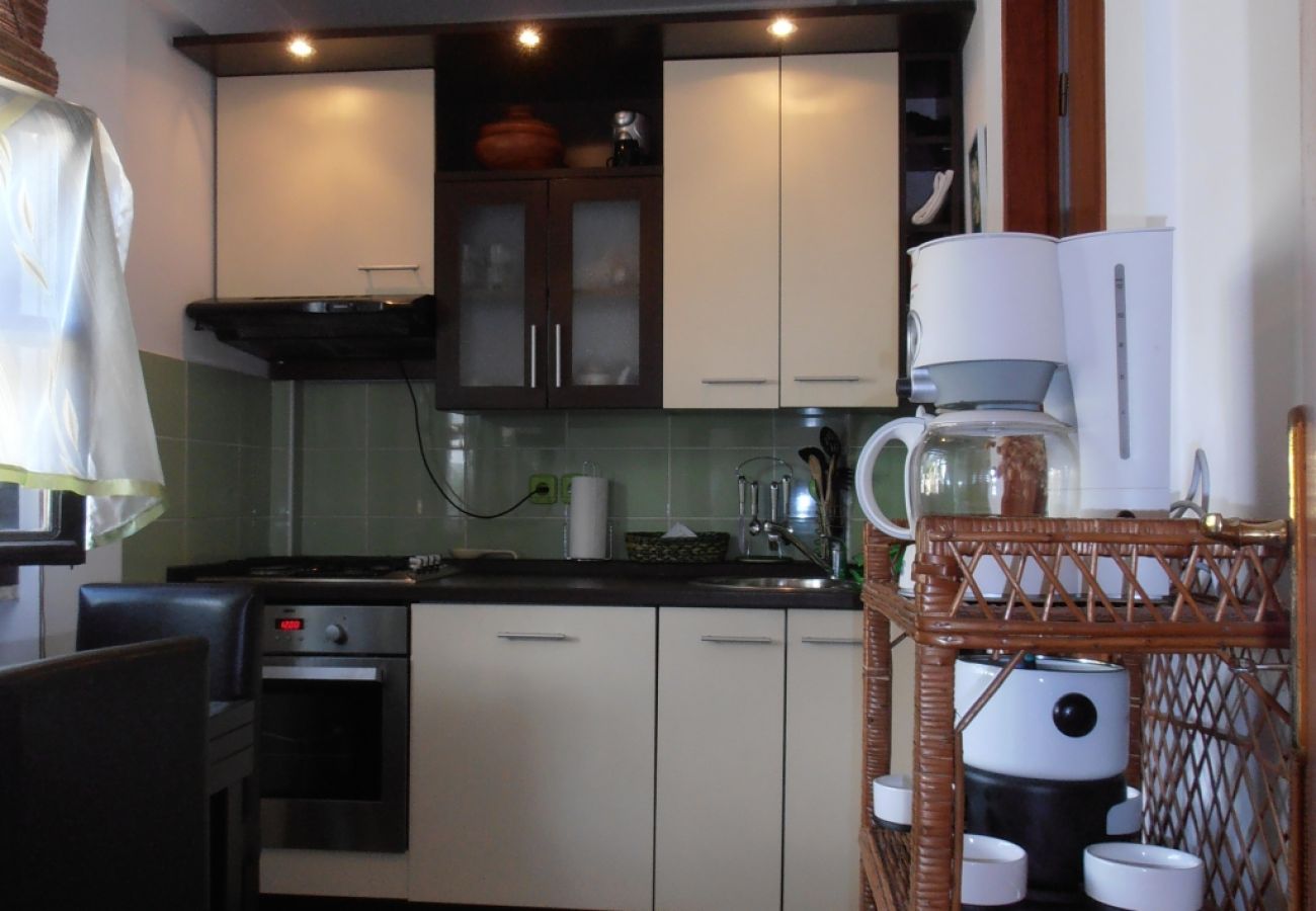 Apartment in Veli Lošinj - Apartment in Veli Lošinj with Terrace, Air condition, WIFI, Washing machine (63-2)