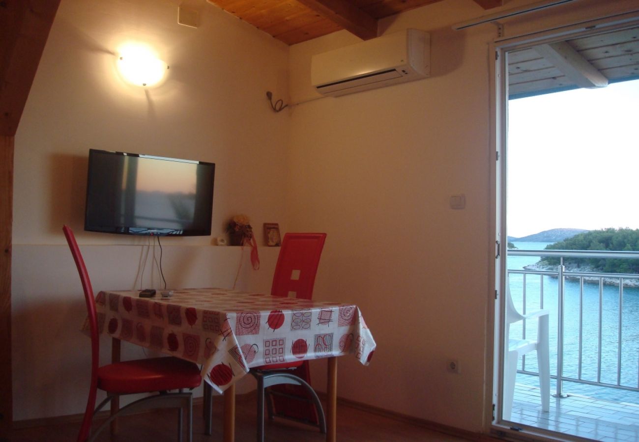 Studio in Tribunj - Studio apartment in Tribunj with Seaview, Balcony, Air condition, WIFI (68-1)