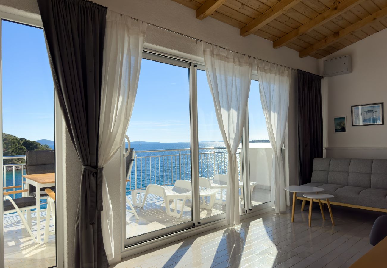 Apartment in Tribunj - Apartment in Tribunj with Seaview, Terrace, Air condition, WIFI (68-2)