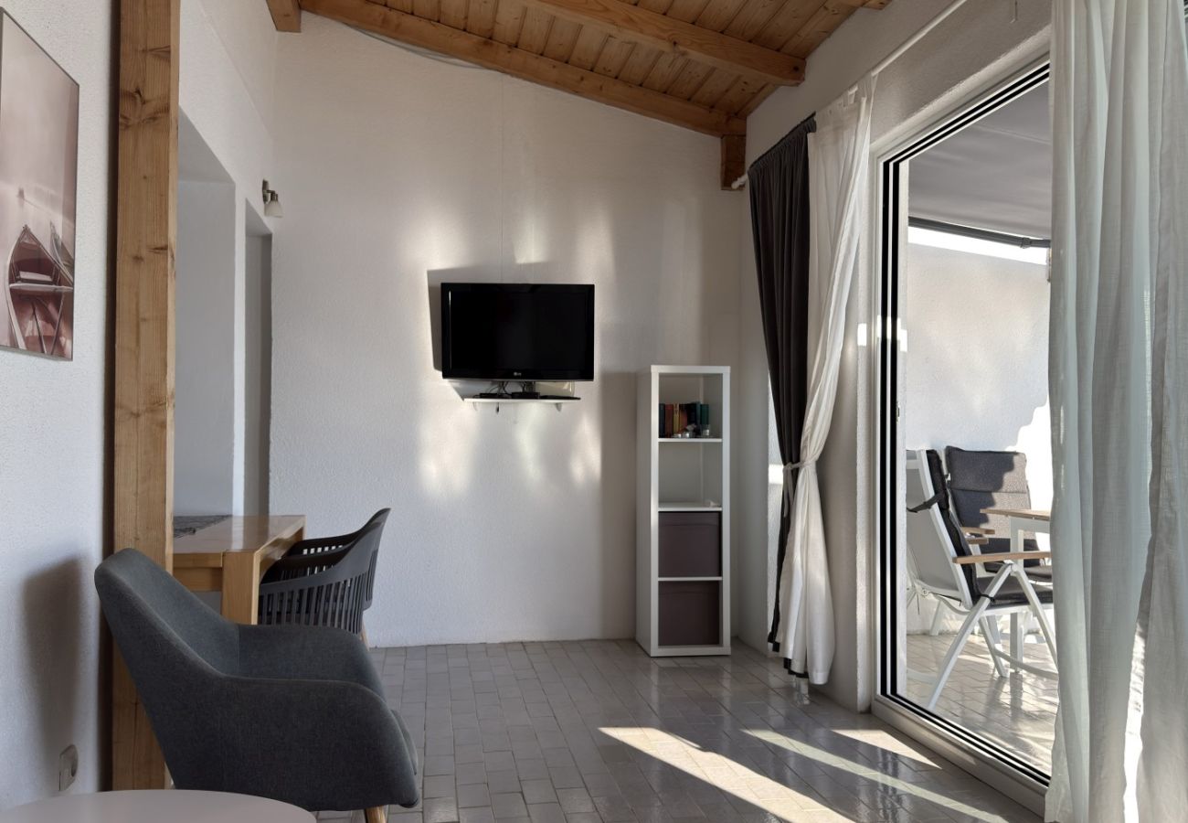 Apartment in Tribunj - Apartment in Tribunj with Seaview, Terrace, Air condition, WIFI (68-2)