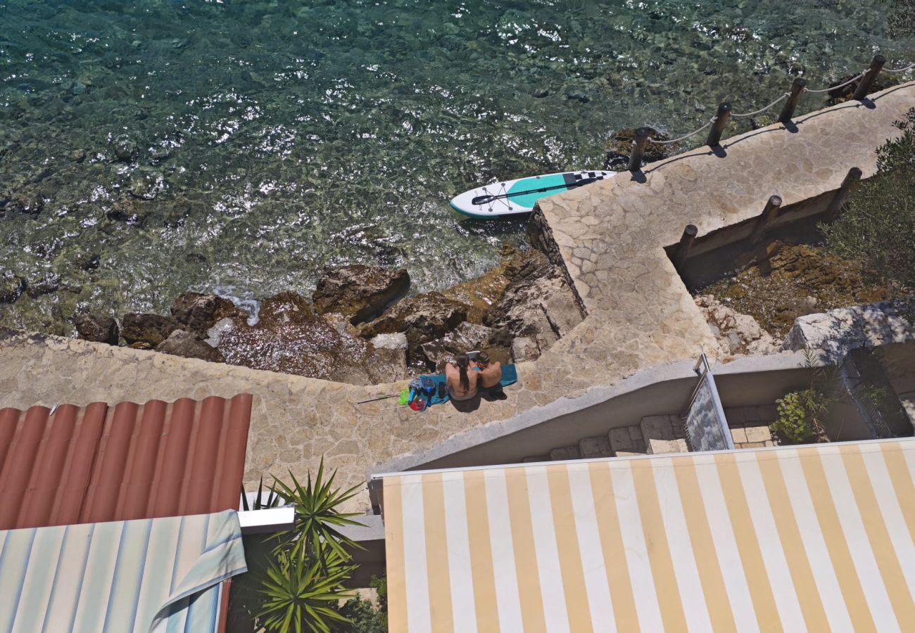 Apartment in Tribunj - Apartment in Tribunj with Seaview, Terrace, Air condition, WIFI (68-2)