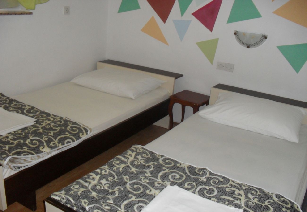 Apartment in Lopar - Apartment in Lopar with Balcony, Air condition, WIFI (87-4)