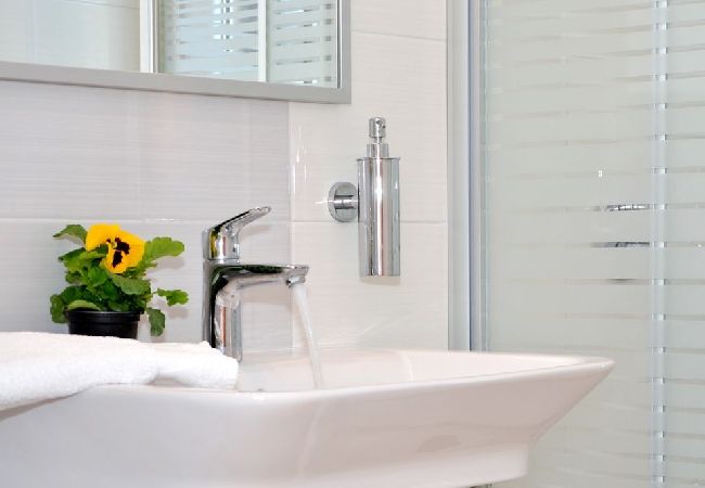 Apartment in Seget Vranjica - Apartment in Seget Vranjica with Seaview, Balcony, Air condition, WIFI (91-3) Apartment in Seget Vranjica - Apartment in Seget Vranjica with Seaview, Balcony, Air condition, WIFI (91-3)