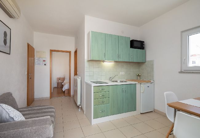 Apartment in Vodice - Apartment in Vodice with Seaview, Balcony, Air condition, WIFI (94-6) Apartment in Vodice - Apartment in Vodice with Seaview, Balcony, Air condition, WIFI (94-6)