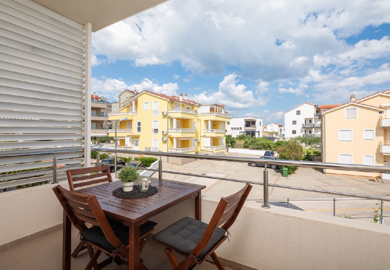 Apartment in Vodice - Apartment in Vodice with Seaview, Balcony, Air condition, WIFI (94-6)