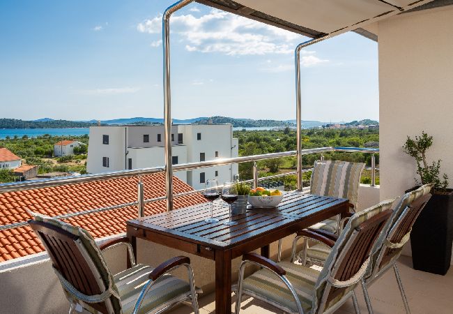 Apartment in Vodice - Apartment in Vodice with Seaview, Terrace, Air condition, WIFI (94-9) Apartment in Vodice - Apartment in Vodice with Seaview, Terrace, Air condition, WIFI (94-9)