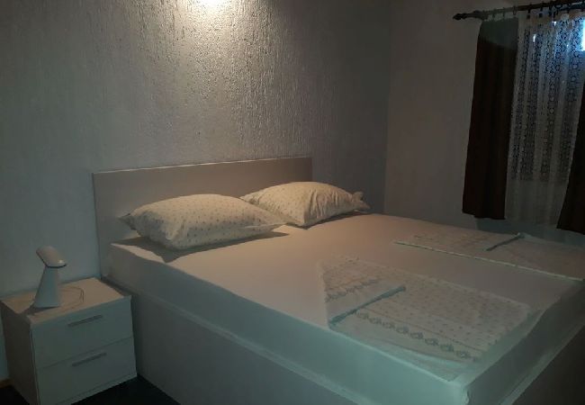 Apartment in Murter - Apartment in Murter with Terrace, Air condition, WIFI, Washing machine (125-1) Apartment in Murter - Apartment in Murter with Terrace, Air condition, WIFI, Washing machine (125-1)
