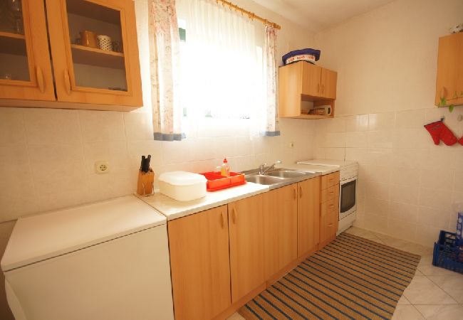 Apartment in Murter - Apartment in Murter with Terrace, Air condition, WIFI, Washing machine (125-3) Apartment in Murter - Apartment in Murter with Terrace, Air condition, WIFI, Washing machine (125-3)