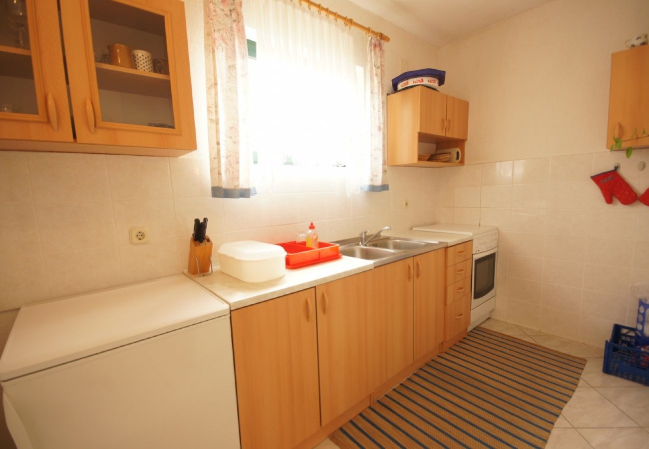 Apartment in Murter - Apartment in Murter with Terrace, Air condition, WIFI, Washing machine (125-3)