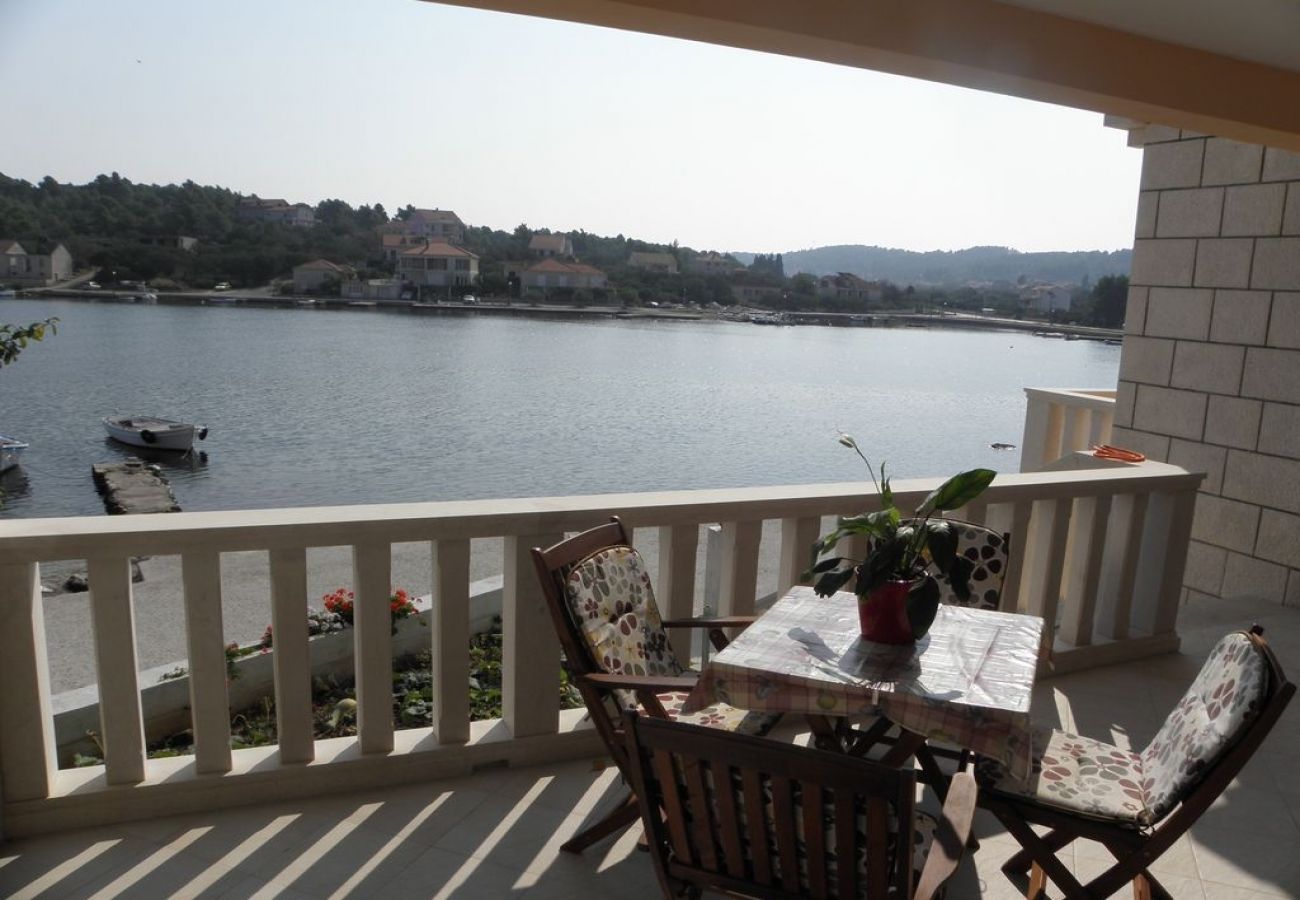 Apartment in Lumbarda - Apartment in Lumbarda with Seaview, Terrace, Air condition, WIFI (128-2)