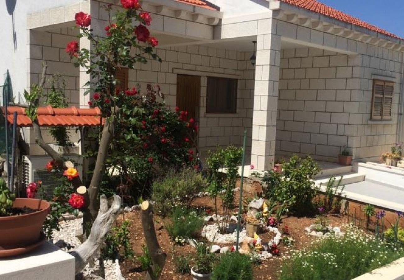 House in Lumbarda - Holiday Home in Lumbarda with Seaview, Terrace, Air condition, WIFI (128-4)