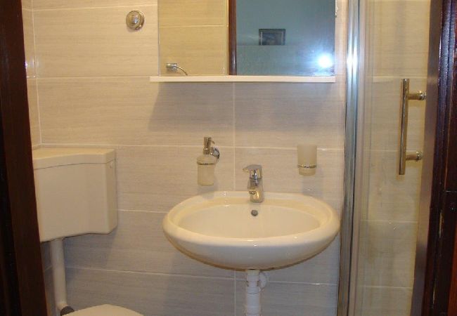 Apartment in Sukošan - Apartment in Sukošan with Terrace, Air condition, WIFI (131-4) Apartment in Sukošan - Apartment in Sukošan with Terrace, Air condition, WIFI (131-4)