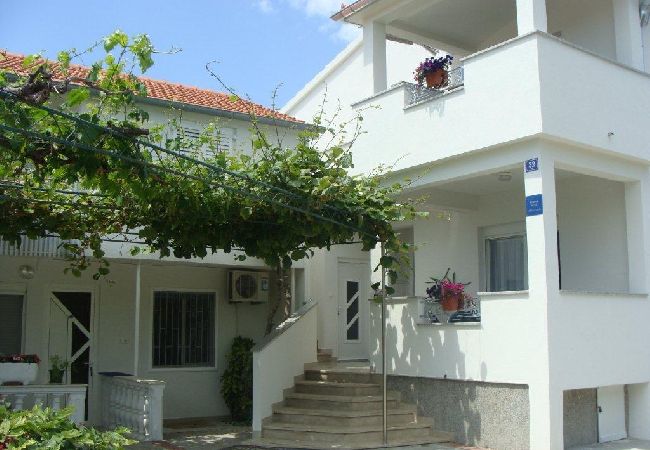 Apartment in Sukošan - Apartment in Sukošan with Terrace, Air condition, WIFI (131-4) Apartment in Sukošan - Apartment in Sukošan with Terrace, Air condition, WIFI (131-4)