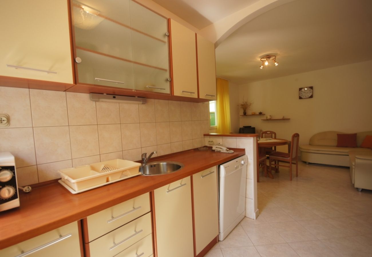 House in Vis - Holiday Home in Vis with Terrace, Air condition, Dishwasher (139-1)