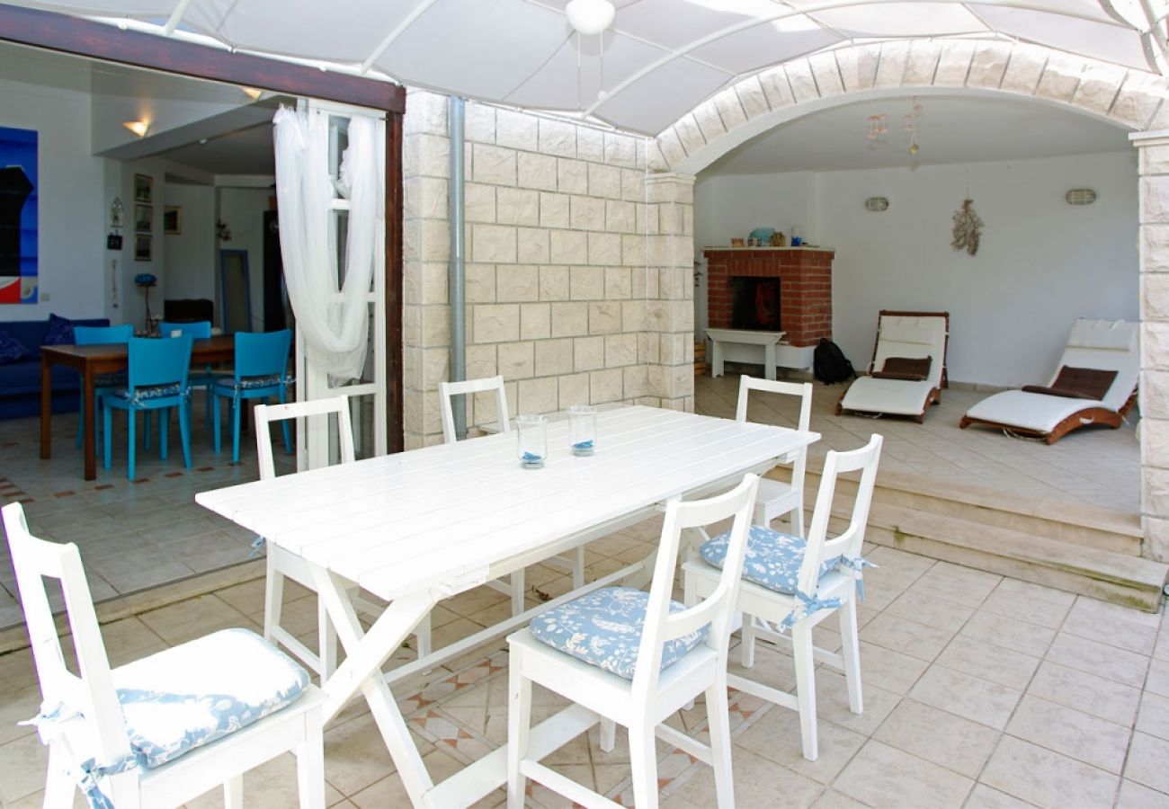 House in Vela Luka - Holiday Home in Tri Porte (Potirna) with Seaview, Terrace, Air condition, WIFI (166-1)