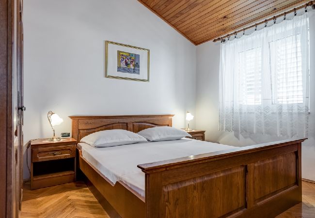 Apartment in Pisak - Apartment in Pisak with Seaview, Terrace, Air condition, WIFI (196-2) Apartment in Pisak - Apartment in Pisak with Seaview, Terrace, Air condition, WIFI (196-2)