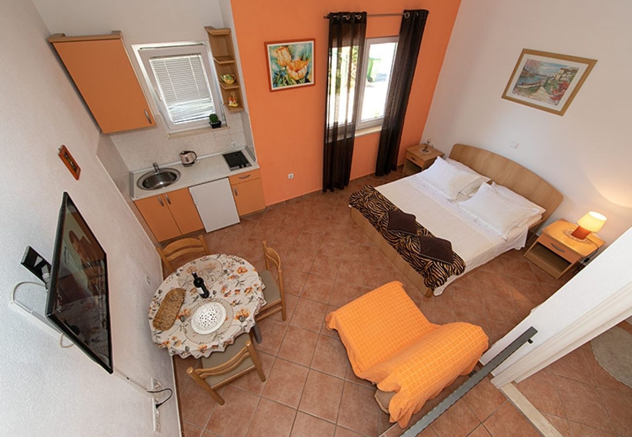 Studio in Tucepi - Studio apartment in Tučepi with Air condition, WIFI, Washing machine (202-1)