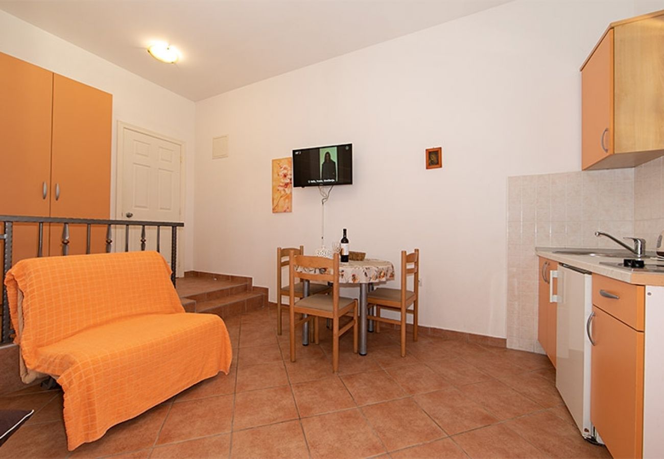 Studio in Tucepi - Studio apartment in Tučepi with Air condition, WIFI, Washing machine (202-1)