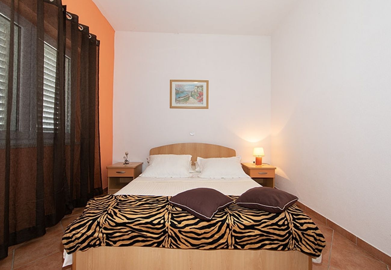 Studio in Tucepi - Studio apartment in Tučepi with Air condition, WIFI, Washing machine (202-1)