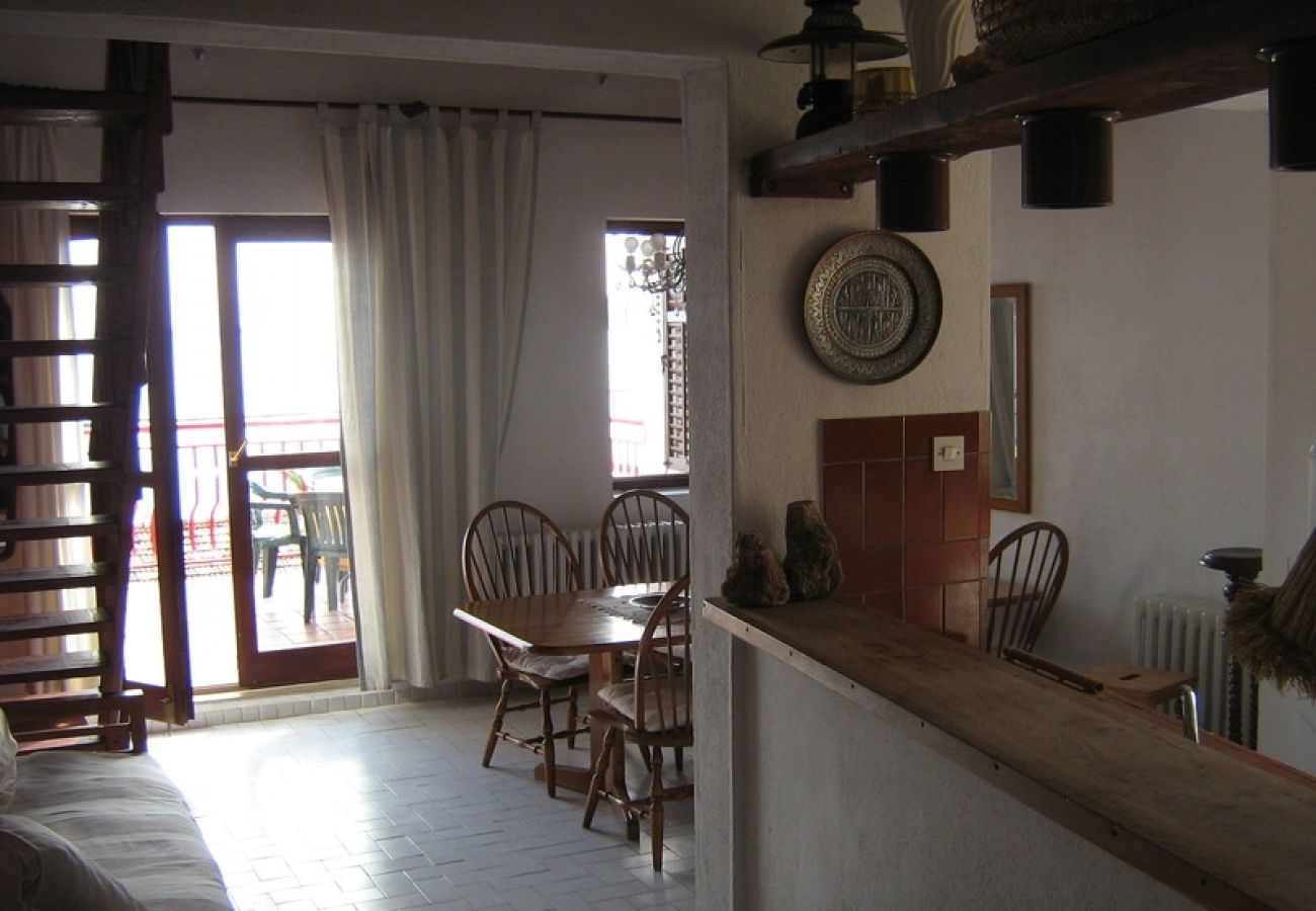 Apartment in Seget Vranjica - Apartment in Seget Vranjica with Seaview, Balcony, Air condition, WIFI (215-1)