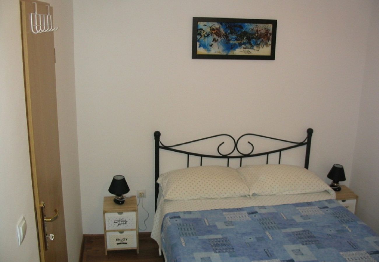 Apartment in Fažana - Apartment in Fažana with Balcony, Air condition, WIFI, Washing machine (229-1)