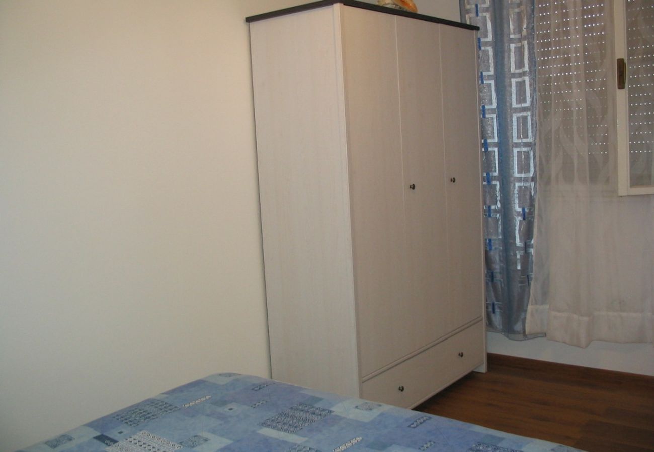 Apartment in Fažana - Apartment in Fažana with Balcony, Air condition, WIFI, Washing machine (229-1)