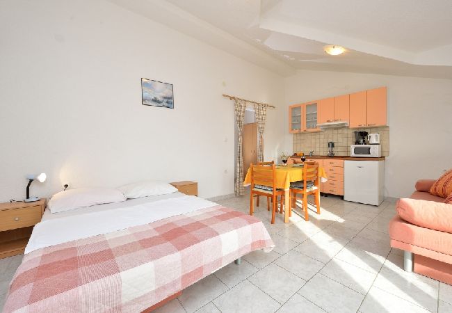 Apartment in Drage - Apartment in Drage with Seaview, Balcony, Air condition, WIFI (566-1) Apartment in Drage - Apartment in Drage with Seaview, Balcony, Air condition, WIFI (566-1)
