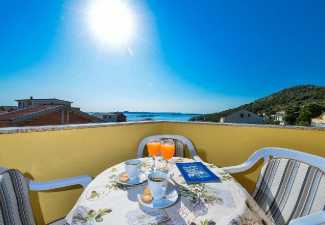 Apartment in Drage - Apartment in Drage with Seaview, Balcony, Air condition, WIFI (566-1) Apartment in Drage - Apartment in Drage with Seaview, Balcony, Air condition, WIFI (566-1)