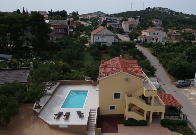 Apartment in Drage - Apartment in Drage with Seaview, Balcony, Air condition, WIFI (566-1) Apartment in Drage - Apartment in Drage with Seaview, Balcony, Air condition, WIFI (566-1)