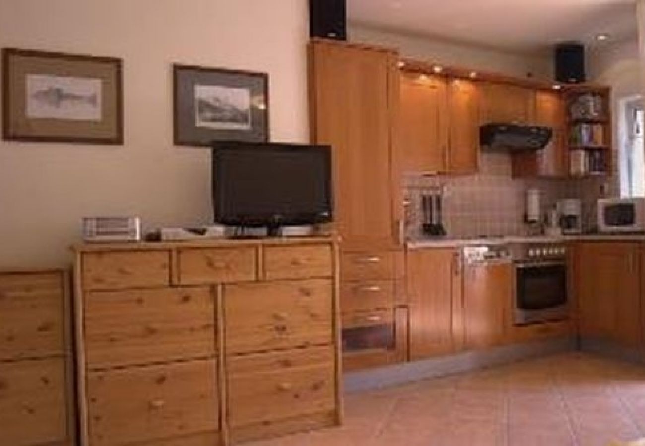 Studio in Hvar - Studio apartment in Hvar town with Terrace, Air condition, WIFI, Washing machine (221-1)