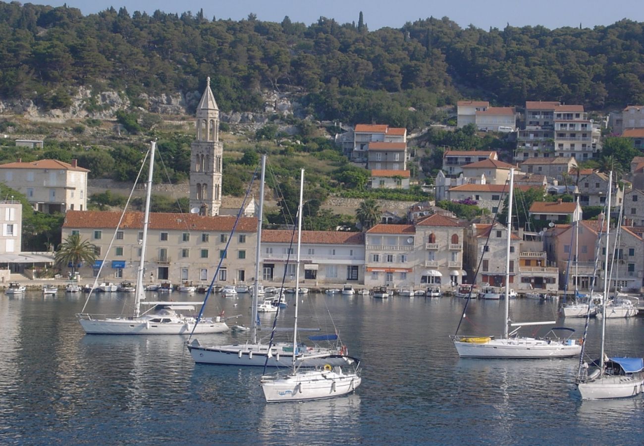 Studio in Hvar - Studio apartment in Hvar town with Terrace, Air condition, WIFI, Washing machine (221-1)