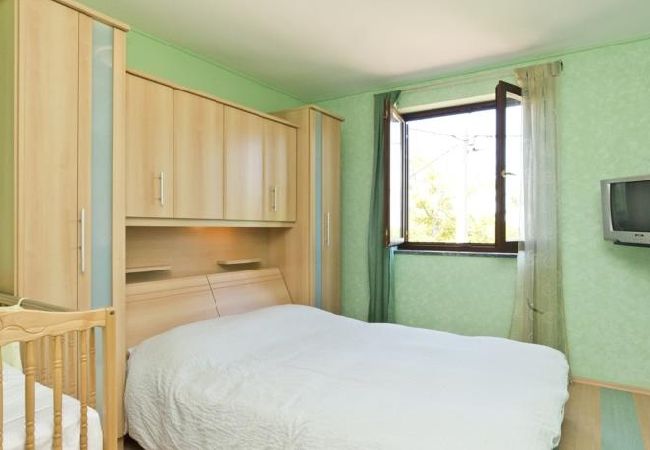 House in Buje - Holiday Home in Buje with Balcony, Air condition, WIFI, Washing machine (567-1) House in Buje - Holiday Home in Buje with Balcony, Air condition, WIFI, Washing machine (567-1)