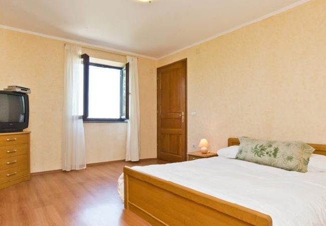 House in Buje - Holiday Home in Buje with Balcony, Air condition, WIFI, Washing machine (567-1) House in Buje - Holiday Home in Buje with Balcony, Air condition, WIFI, Washing machine (567-1)