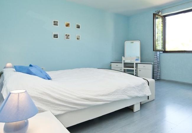 House in Buje - Holiday Home in Buje with Balcony, Air condition, WIFI, Washing machine (567-1) House in Buje - Holiday Home in Buje with Balcony, Air condition, WIFI, Washing machine (567-1)