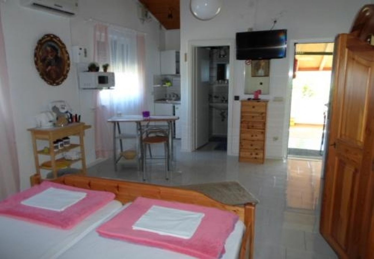 Studio in Nin - Studio apartment in Nin with Terrace, Air condition, WIFI (233-2)