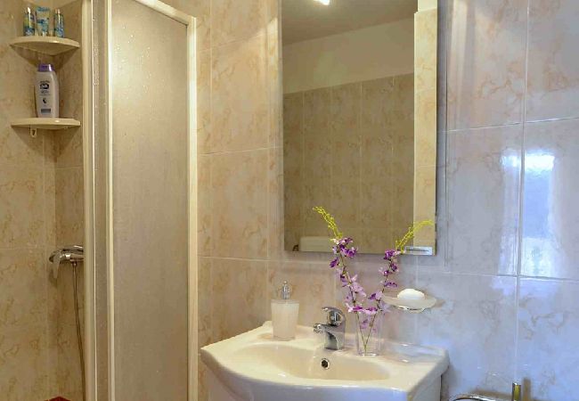 House in Rabac - Holiday Home in Rabac with Seaview, Air condition, WIFI, Washing machine (577-1) House in Rabac - Holiday Home in Rabac with Seaview, Air condition, WIFI, Washing machine (577-1)