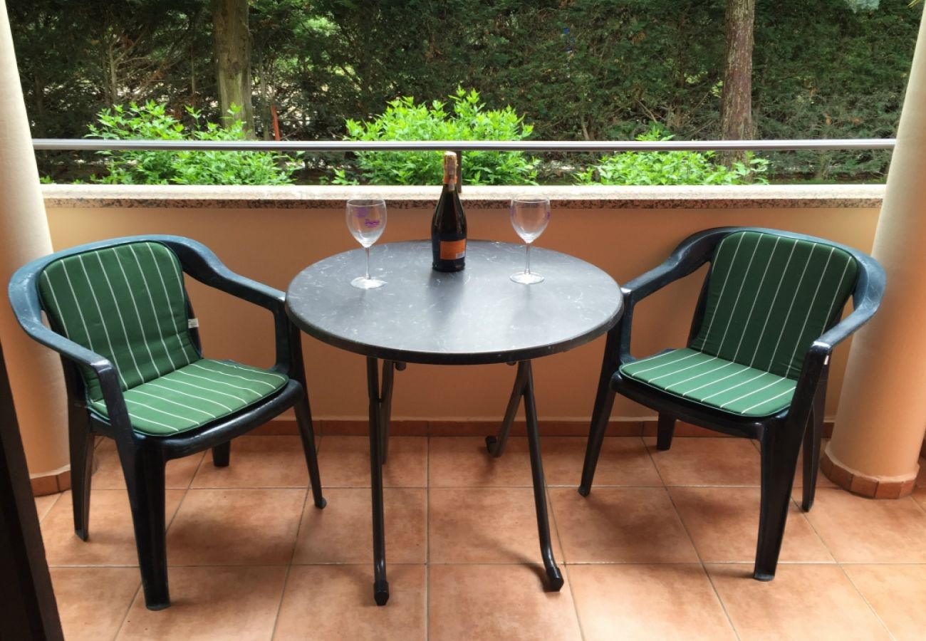 Apartment in Karigador - Apartment in Karigador with Balcony, Air condition, Dishwasher (587-1)