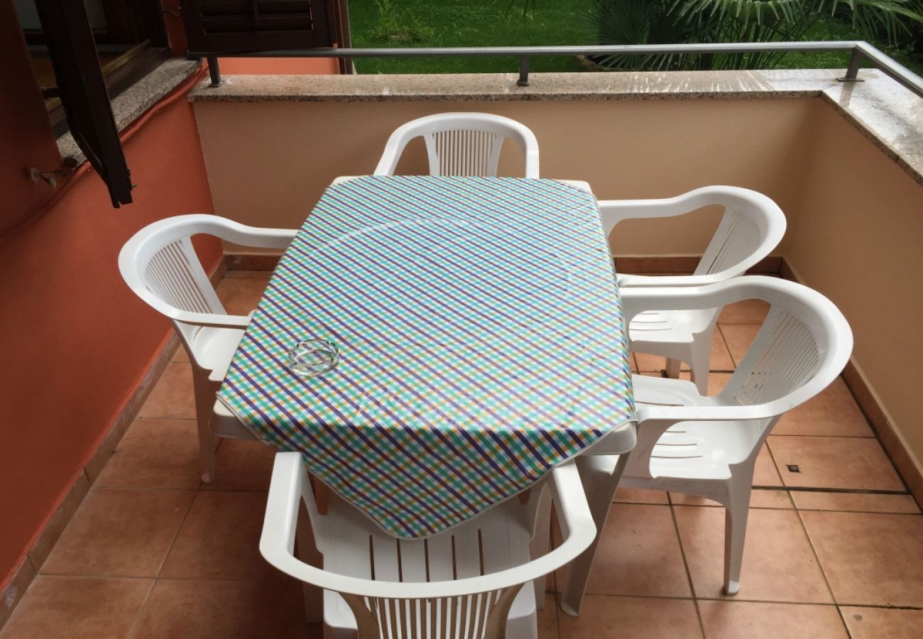 Apartment in Karigador - Apartment in Karigador with Balcony, Air condition, Dishwasher (587-2)