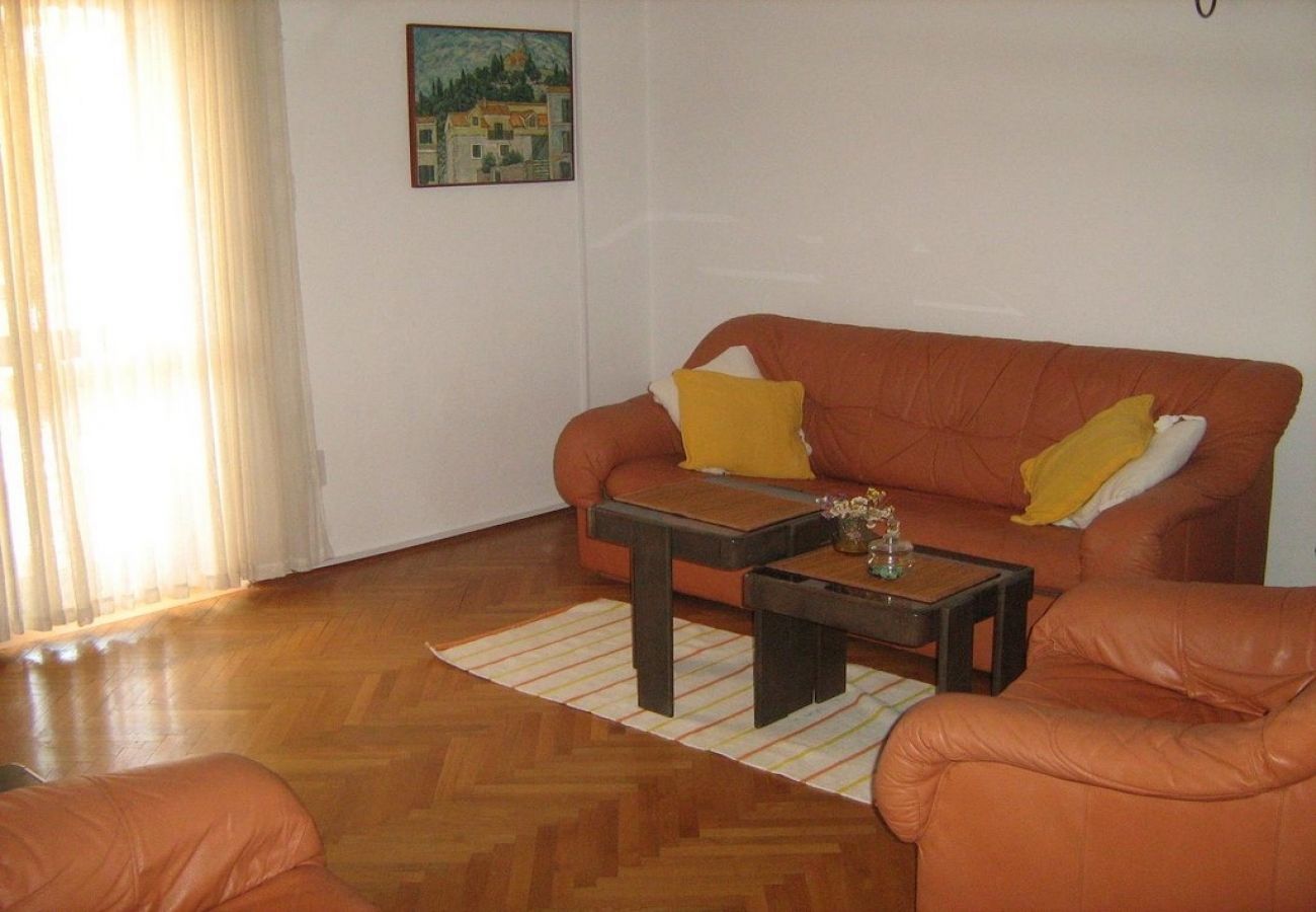 Apartment in Sumartin - Apartment in Sumartin with Terrace, Air condition, Washing machine, Dishwasher (597-1)