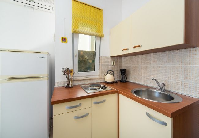 Apartment in Brist - Apartment in Brist with Balcony, Air condition, WIFI (610-3) Apartment in Brist - Apartment in Brist with Balcony, Air condition, WIFI (610-3)
