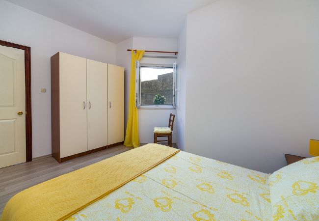 Apartment in Brist - Apartment in Brist with Balcony, Air condition, WIFI (610-3) Apartment in Brist - Apartment in Brist with Balcony, Air condition, WIFI (610-3)