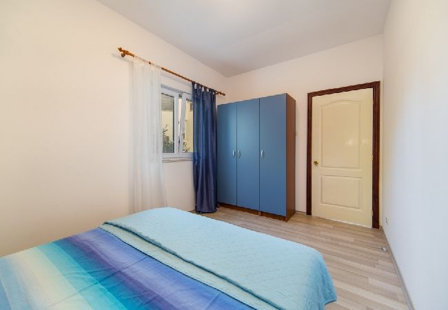 Apartment in Brist - Apartment in Brist with Balcony, Air condition, WIFI (610-6) Apartment in Brist - Apartment in Brist with Balcony, Air condition, WIFI (610-6)