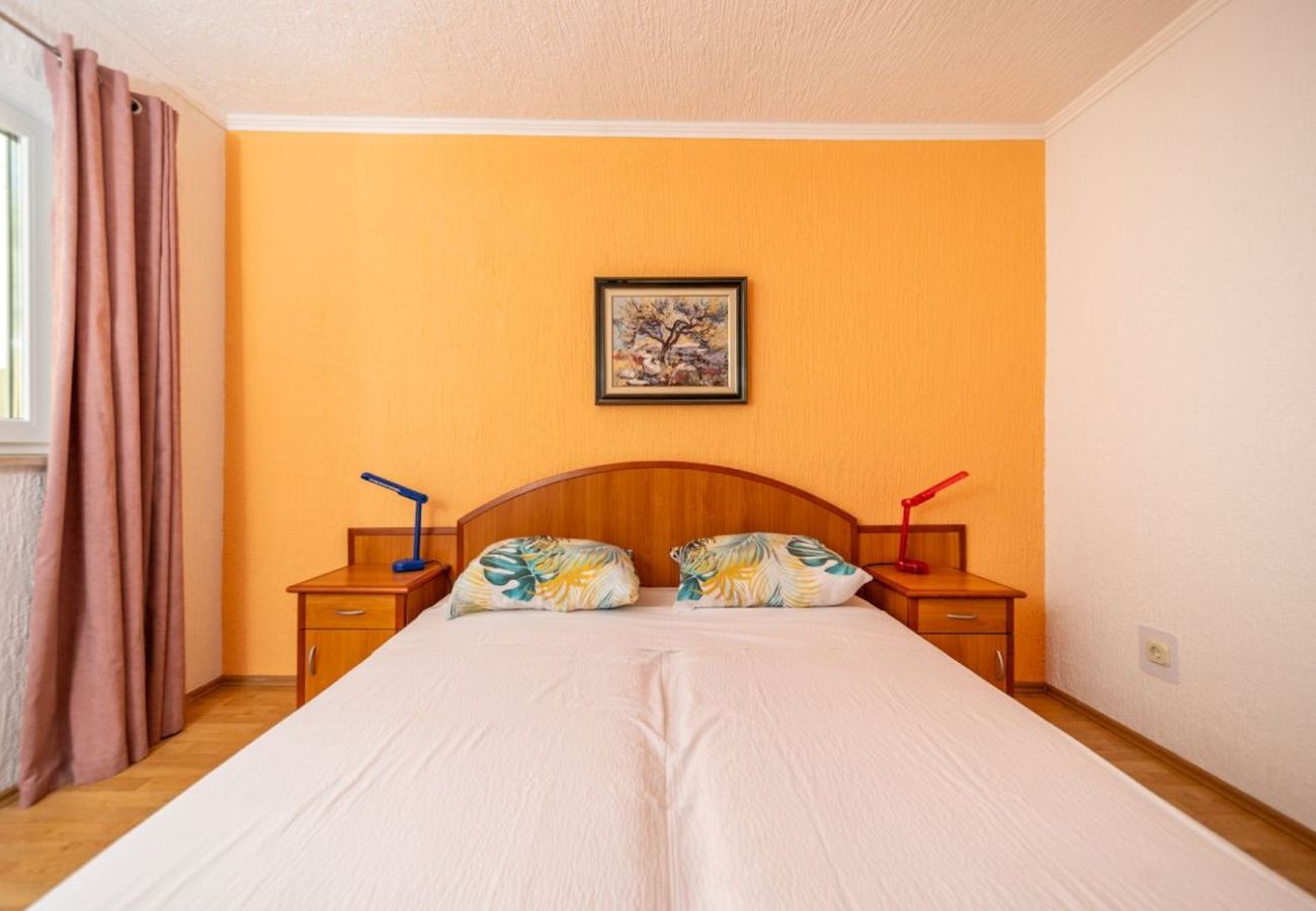 Apartment in Rab - Apartment in Barbat with Balcony, Air condition (660-2)